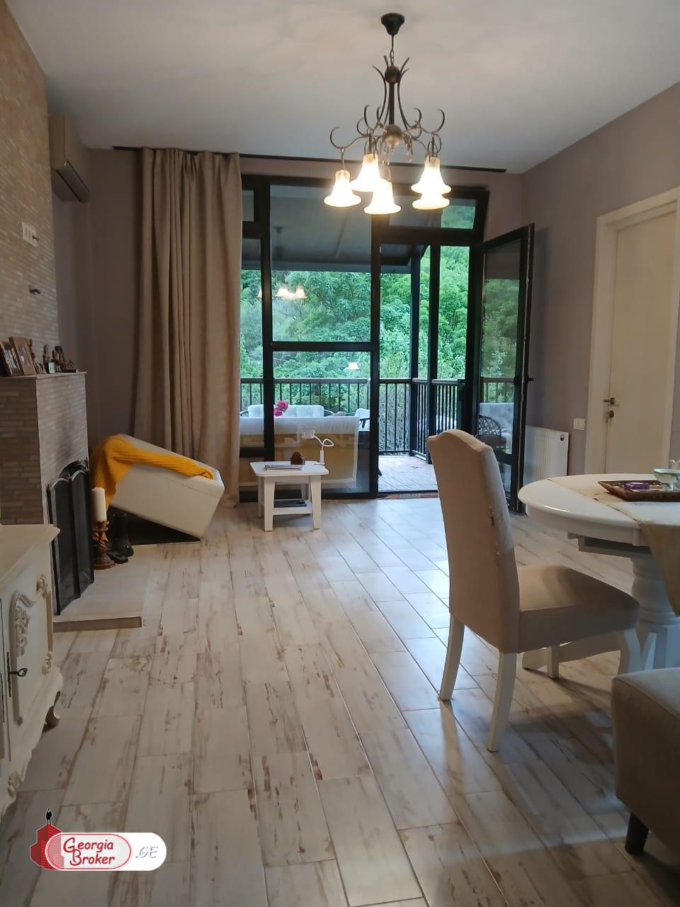 იყიდება ახალი გარემონტებული 6 ოთახიანი სახლი  მცხეთასთან,  ციხედიდის ტერიტორიაზე